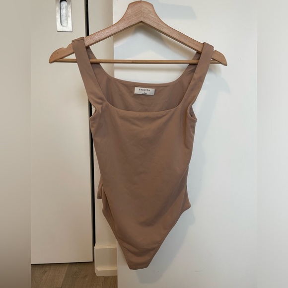 Aritzia Contour Squareneck Bodysuit S - Picture 2 of 2